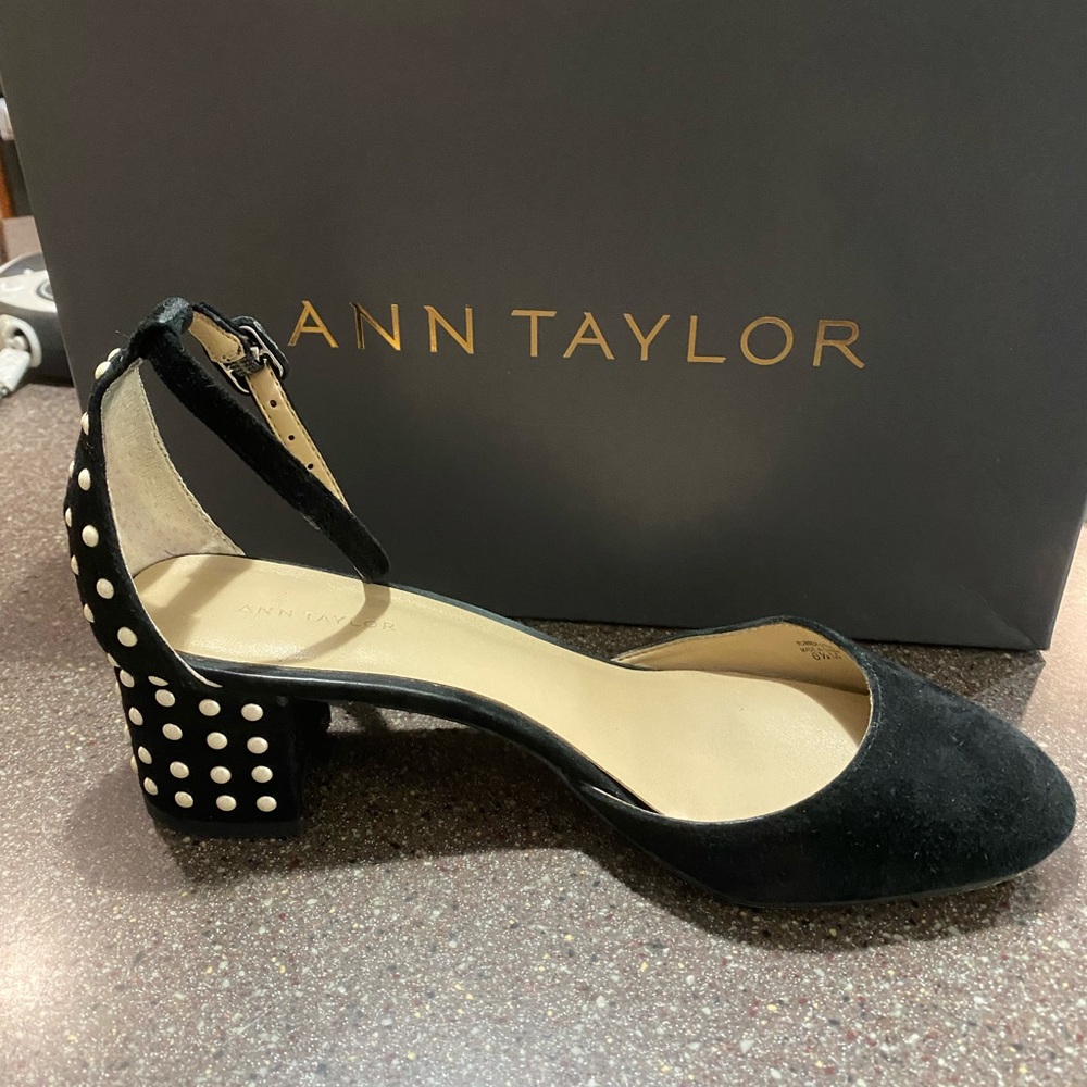 Ann Taylor black suede dress shoes with pearl accents